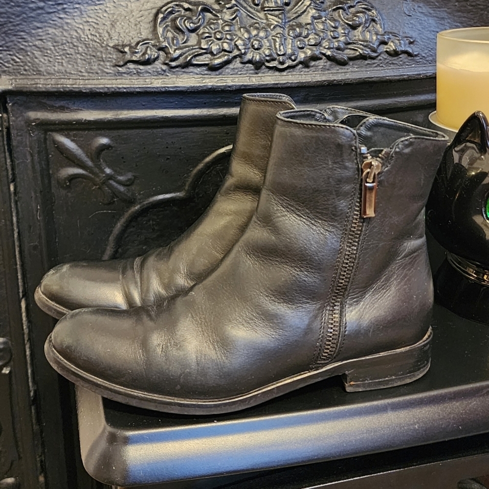 Lujans Black Leather Women's Boots, Size 36/5.5-6